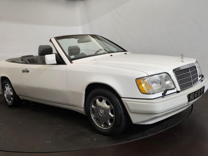 Mercedes-Benz Classe E 320 cabriolet de 1995