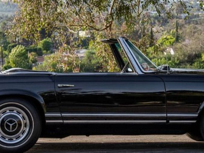 Mercedes-Benz SL 230SL PAGODE FULL BLACK de 1966