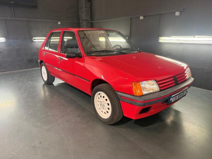 Peugeot 205 moteur 1.9 L (GTi) boite automatique de 1990