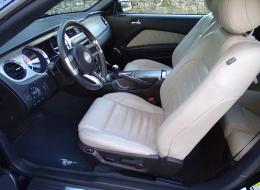 Ford Mustang V6 3,7L 305 CV de janvier 2012 excellent état