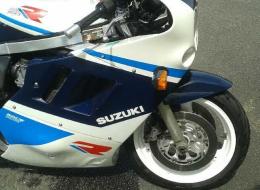 Moto Suzuki 1100 GSXR