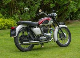 Moto Triumph Bonneville