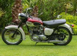 Moto Triumph Bonneville