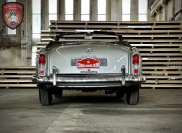 Mercedes-Benz 220 SE 