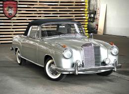 Mercedes-Benz 220 SE 