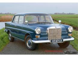 Mercedes-Benz 200 W110 Heckflosse - Automatic