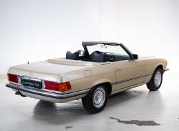 Mercedes-Benz SL 350 R107