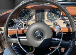 Mercedes-Benz SL 280 Pagode