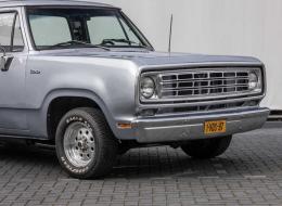 Dodge Pick-up Custom D100