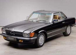 Mercedes-Benz SL 560 (R107)