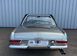 Mercedes-Benz SL 230 Pagode