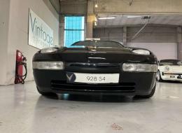 Porsche 928 S4