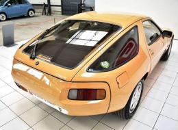 Porsche 928