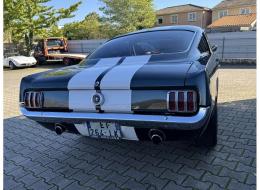 Ford Mustang V8 Fastback
