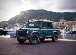 LandRover Defender Pick-UP 1 of 1