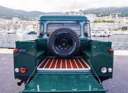 LandRover Defender Pick-UP 1 of 1