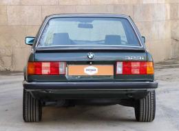 BMW Série 3 323i