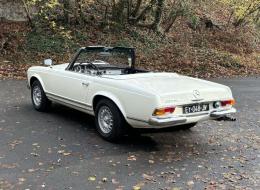 Mercedes-Benz SL 230 Pagode
