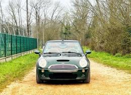 Mini Cooper S Cabriolet Sidewalk 