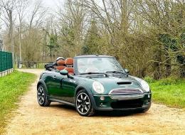 Mini Cooper S Cabriolet Sidewalk 