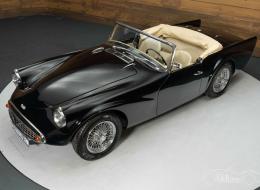 Daimler SP 250 Dart