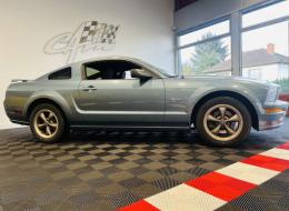 Ford Mustang 4.6L V8 305CH Coupé