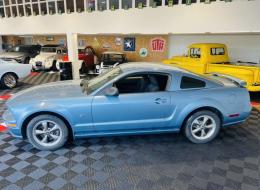 Ford Mustang 4.6L V8 305CH Coupé