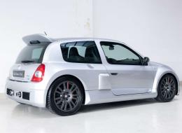 Renault Clio 3.0 V6 RS