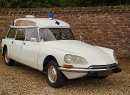 Citroen DS F Ambulance “Rehaussée”