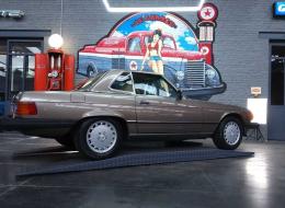 Mercedes-Benz SL 560