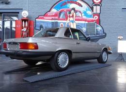 Mercedes-Benz SL 560