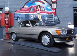 Mercedes-Benz SL 560