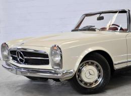 Mercedes-Benz SL 280 Pagode