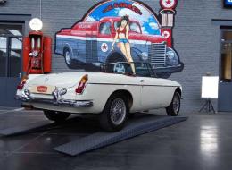 MG B ROADSTER