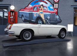 MG B ROADSTER