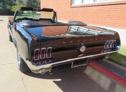 Ford Mustang CABRIOLET 