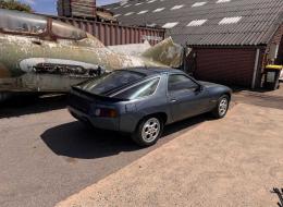 Porsche 928