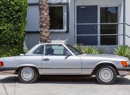 Mercedes-Benz SL 560