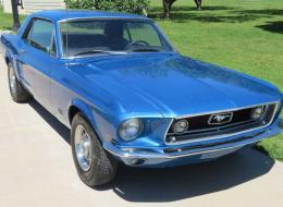 Ford Mustang COUPÉ SPORT V8