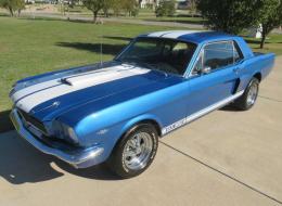 Ford Mustang COUPÉ SPORT V8