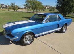Ford Mustang COUPÉ SPORT V8