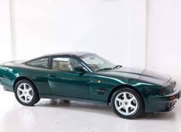 Aston Martin V8 Coupé