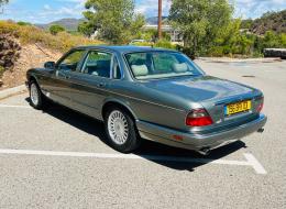 Jaguar Série - XJ 12 6.0 BVA