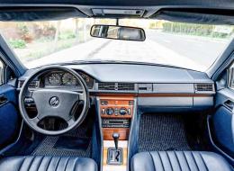 Mercedes-Benz E 260 Pullman