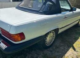 Mercedes-Benz SL 560