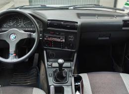 BMW Série 3 E30 325i