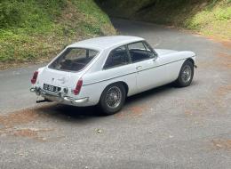 MG B GT