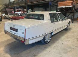 Cadillac Fleetwood V8 4.9L
