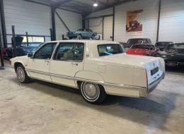 Cadillac Fleetwood V8 4.9L