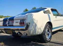 Ford Mustang Coupé Fastback V8 4.7L